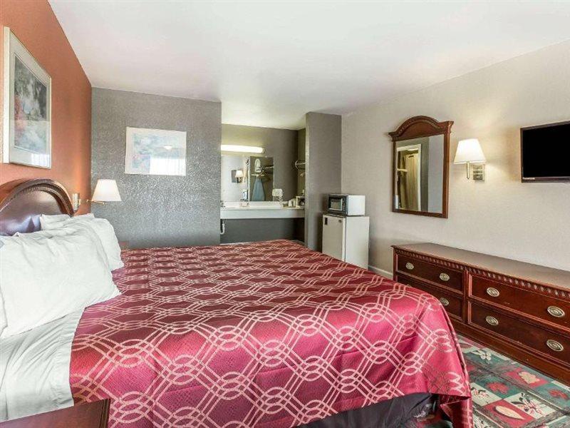 Econo Lodge Thomaston Esterno foto