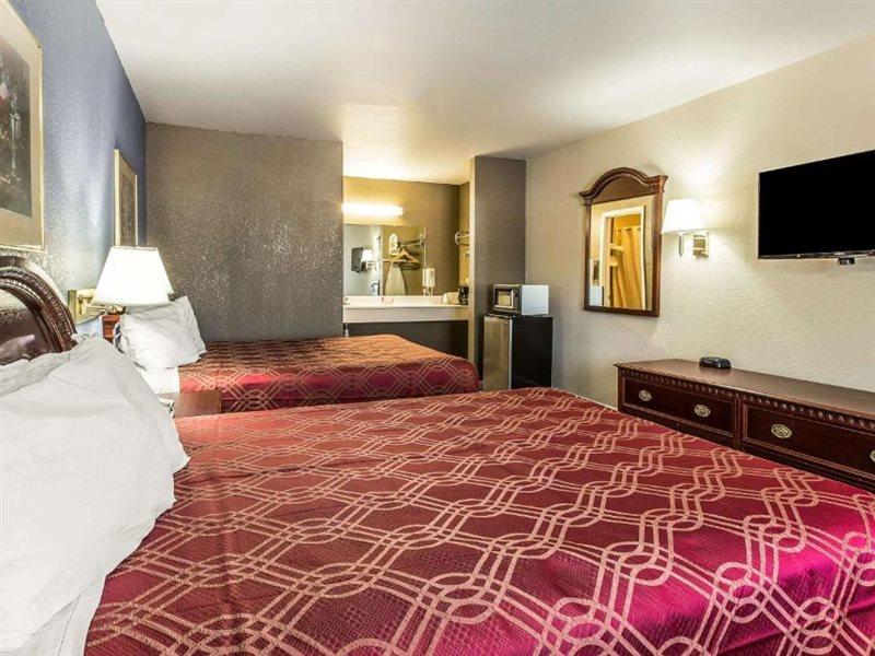 Econo Lodge Thomaston Esterno foto