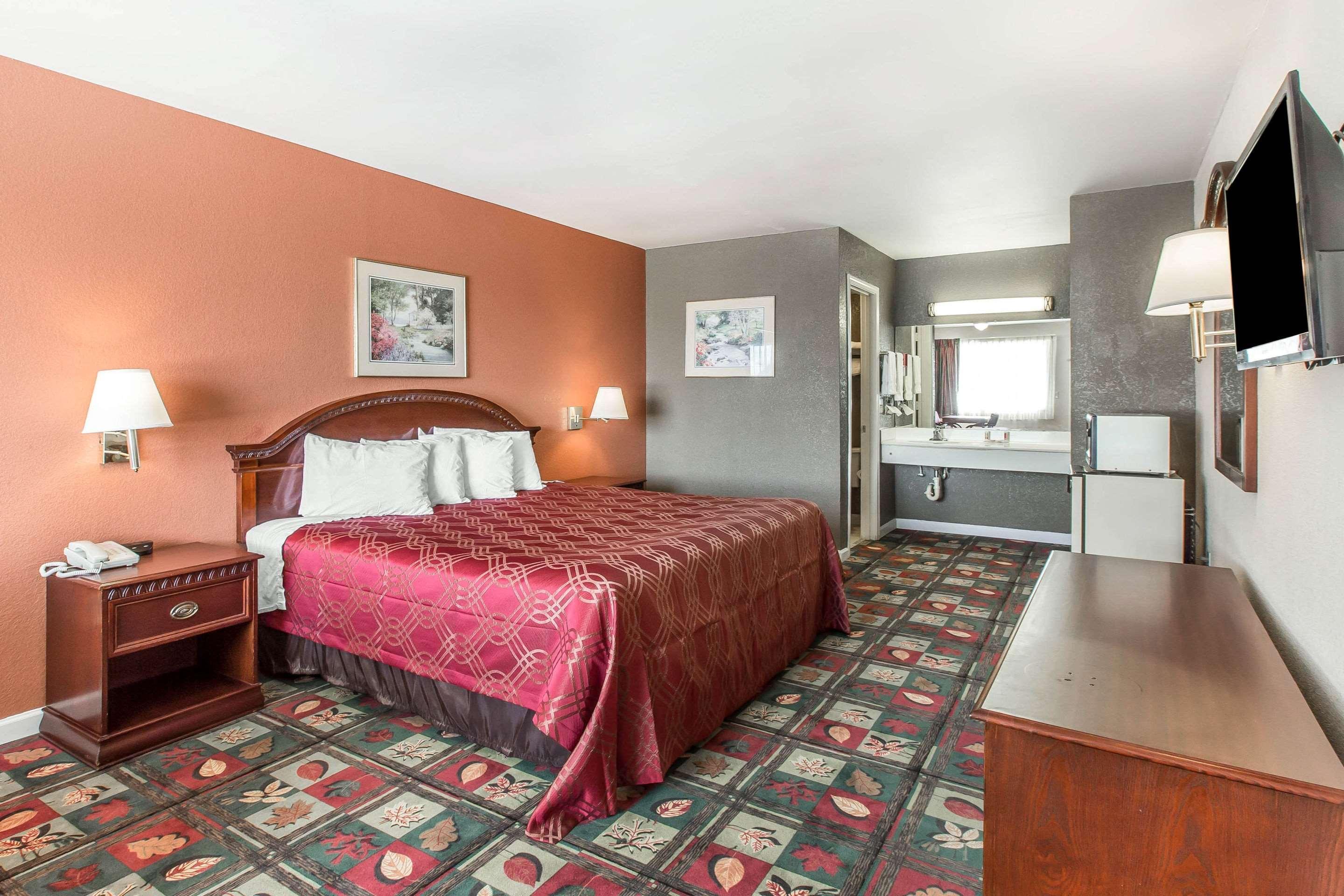Econo Lodge Thomaston Esterno foto